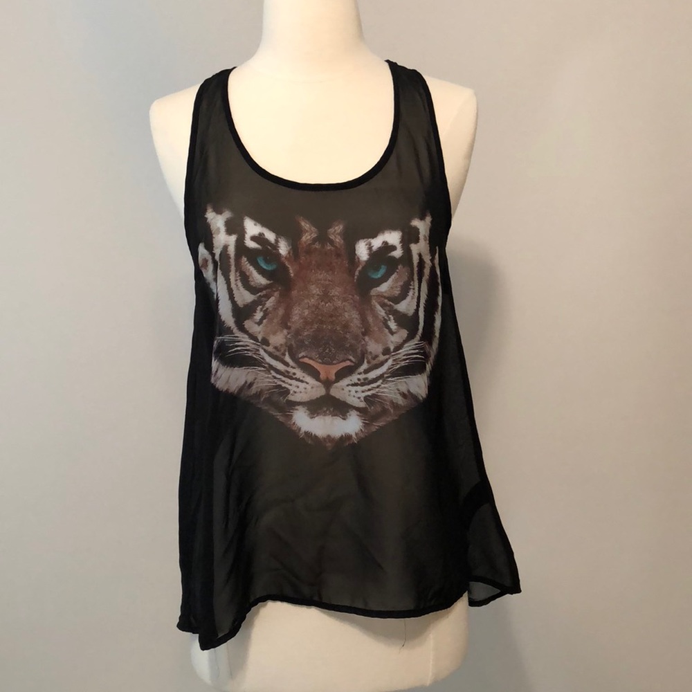 💙Graphic tank top💙